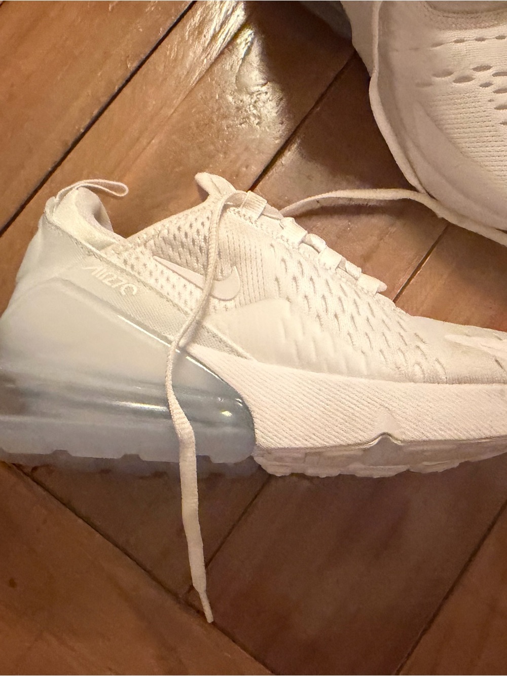 Nike Women’s Air Max 270 in White with Pale clear Heel - Picture 7 of 9